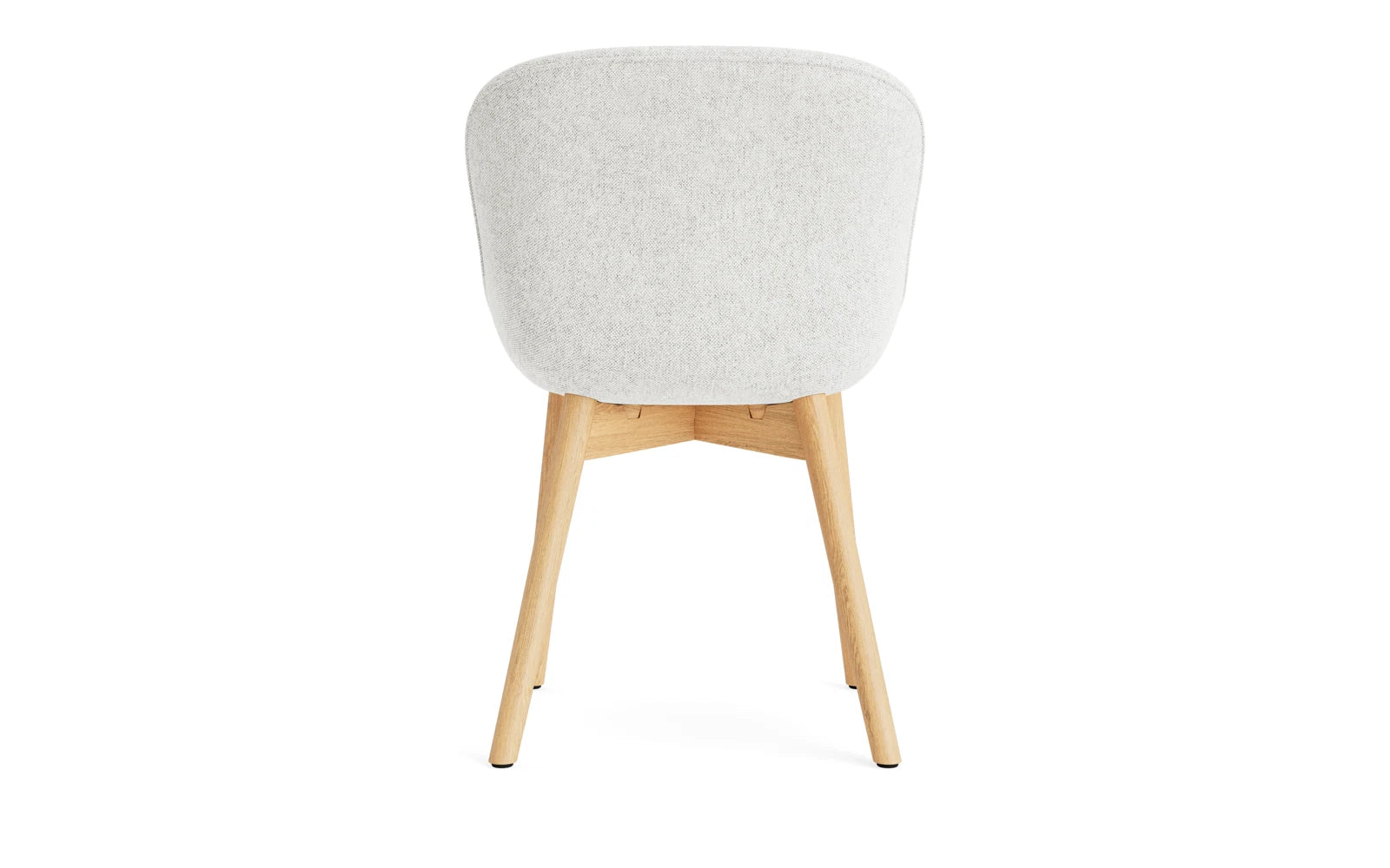 Entdecken Sie den Hyg Stuhl von Normann Copenhagen: Ein stilvoller, vollpolsterter Eichenstuhl, der skandinavische Eleganz und behagliche Atmosphäre vereint.