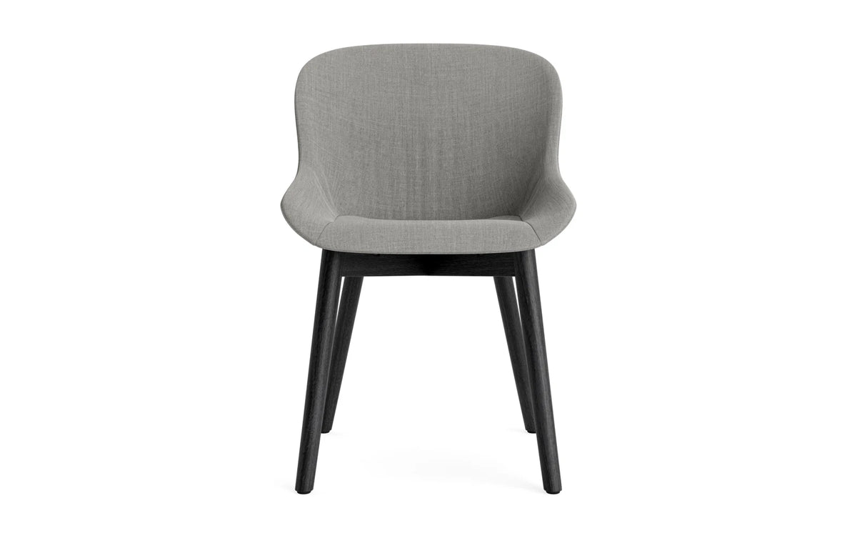Hyg Comfort Stuhl Vollpolster Schwartz Eiche Remix in Remix 133 präsentiert im Onlineshop von KAQTU Design AG. Stuhl ist von Normann Copenhagen