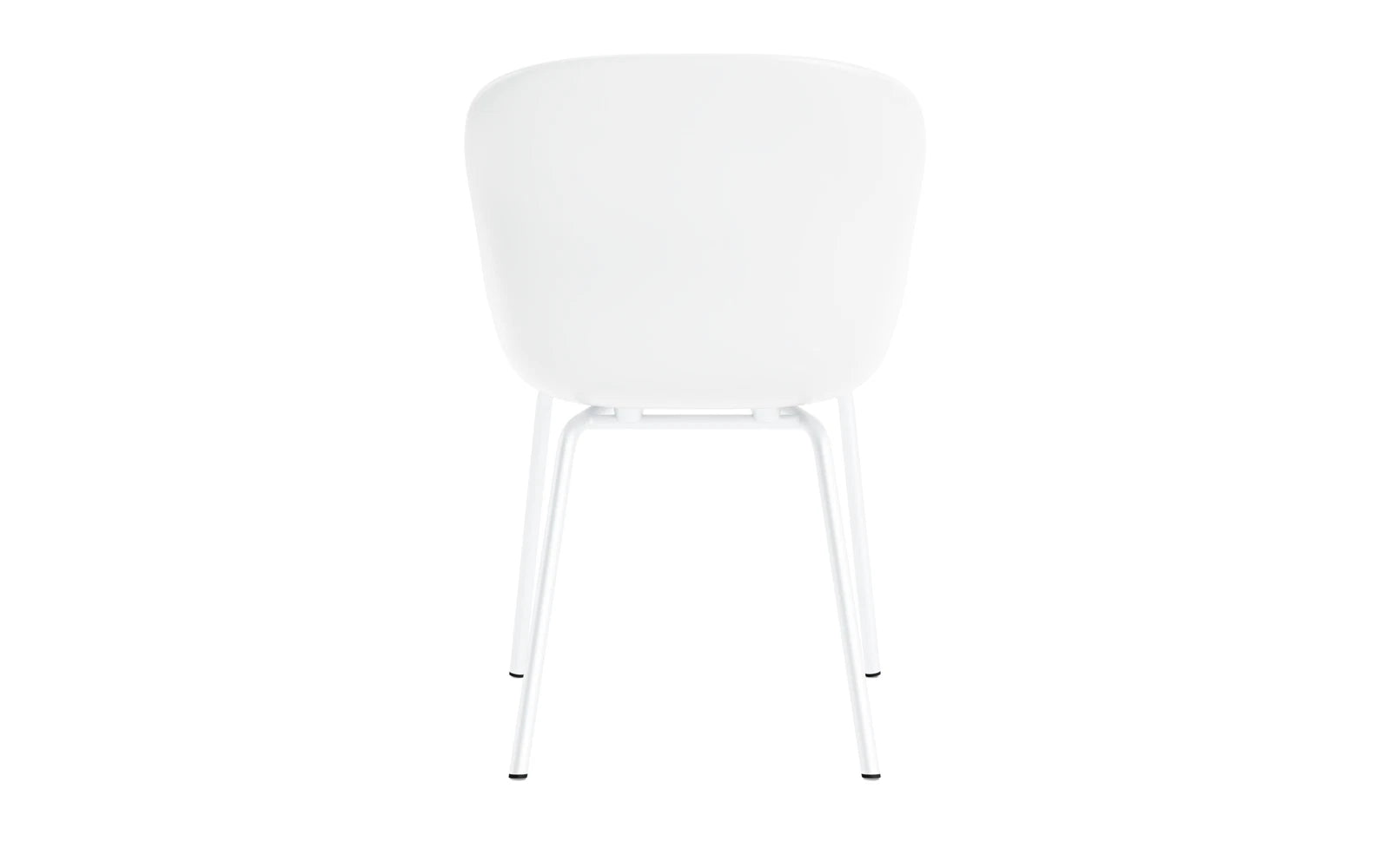 Der Hyg Stuhl von Normann Copenhagen besticht durch sein stilvolles Frontpolster aus weißem Ultra Leder und passt ideal in zeitgemäße Wohnräume.