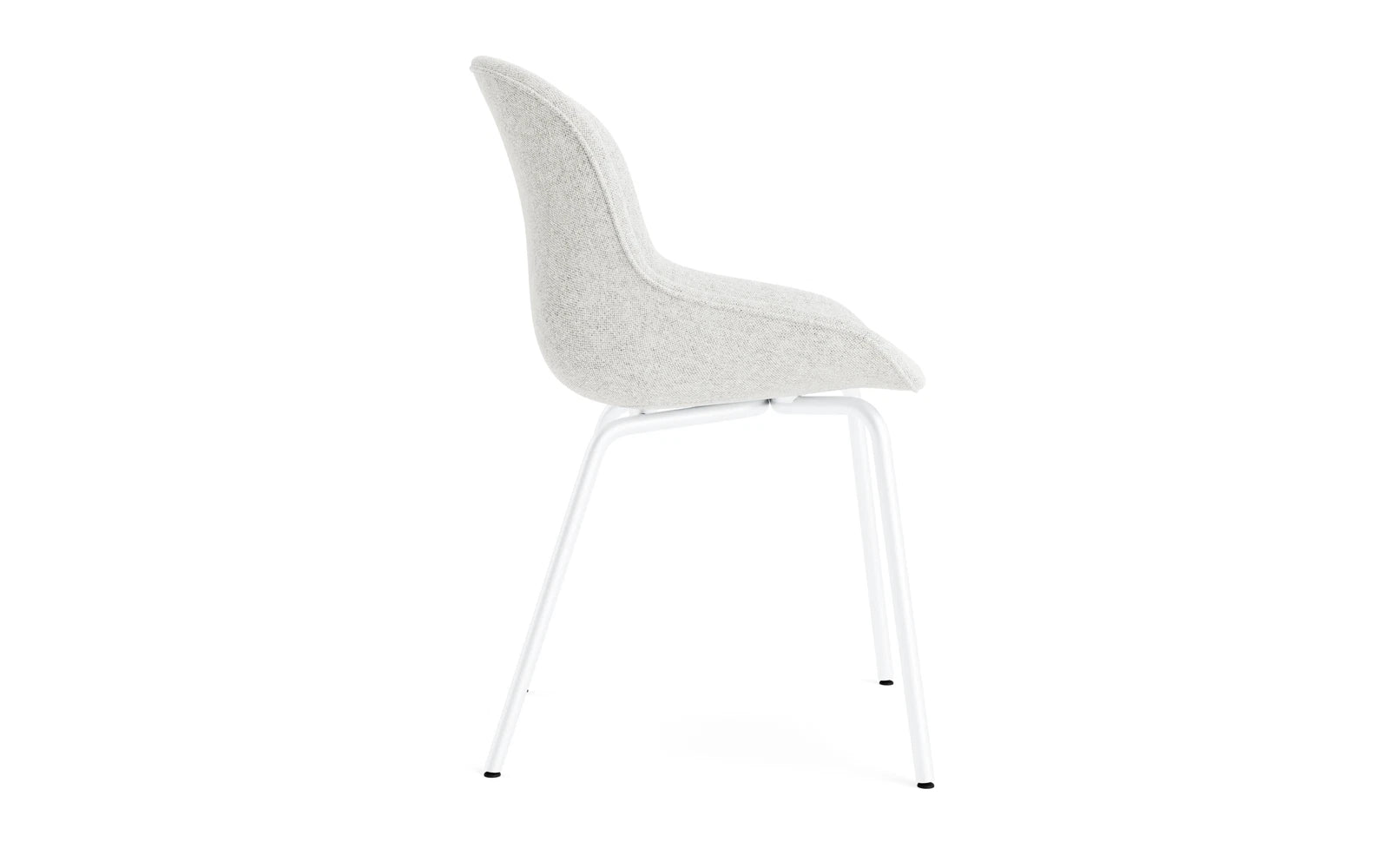 Erleben Sie den Hyg Comfort Stuhl von Normann Copenhagen: Vollpolster in Weiß, stilvolles Design und unvergleichlicher Sitzkomfort für Ihr Zuhause.