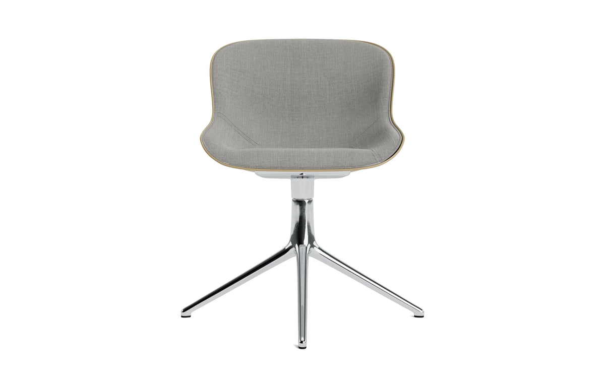 Hyg Drehstuhl 4B gepolstert Alu Sand/Remix in Remix 133 präsentiert im Onlineshop von KAQTU Design AG. Drehstuhl ist von Normann Copenhagen