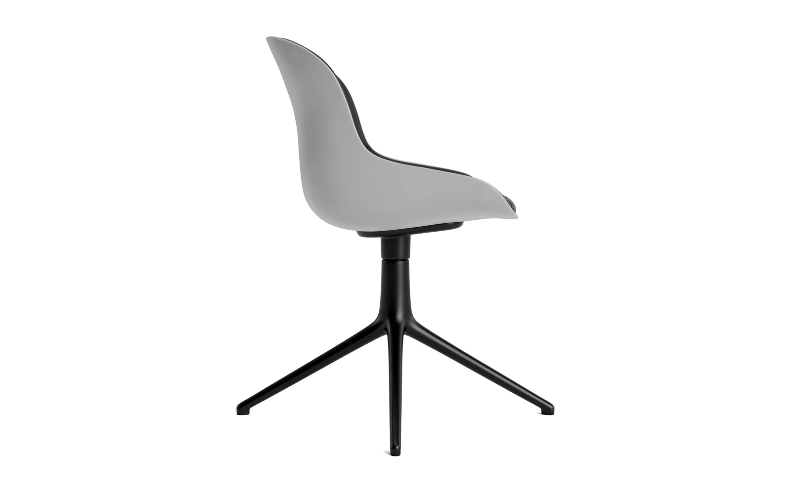 Hyg Drehstuhl 4B von Normann Copenhagen: Eleganter, gepolsterter Drehstuhl in Schwarz mit grauem Aluminiumgestell. Perfekt für stilvolle Wohn- und Arbeitsräume.