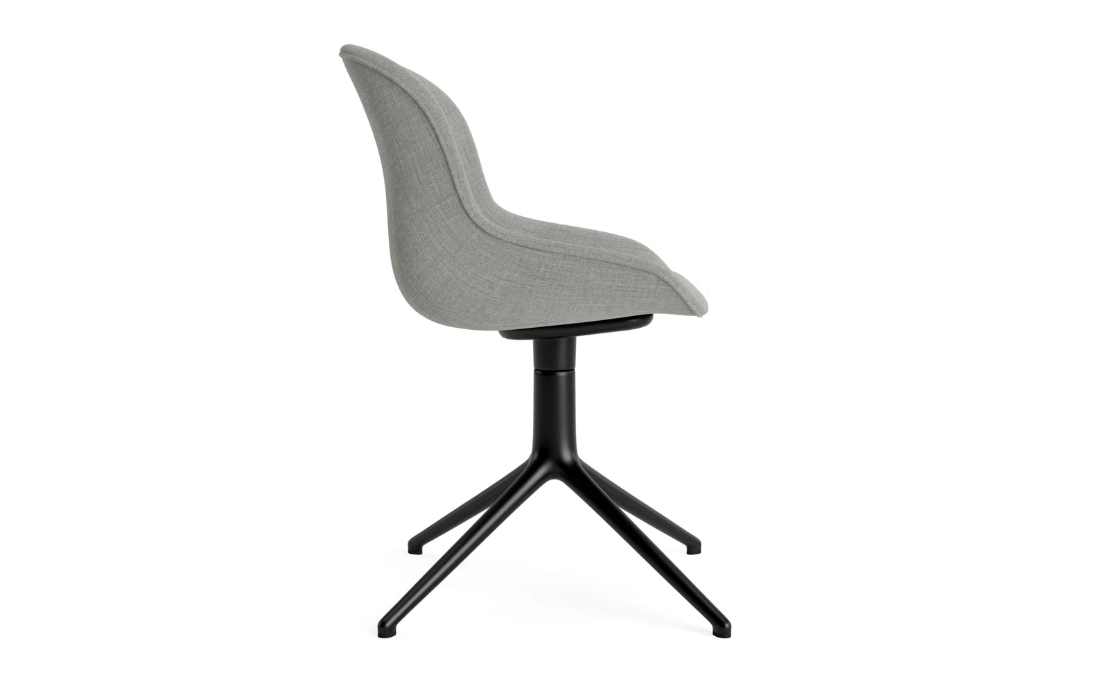 Entdecken Sie den Hyg Comfort Drehstuhl 4B von Normann Copenhagen – ein stilvoller, gepolsterter Stuhl, der skandinavische Gemütlichkeit und Funktionalität perfekt kombiniert.