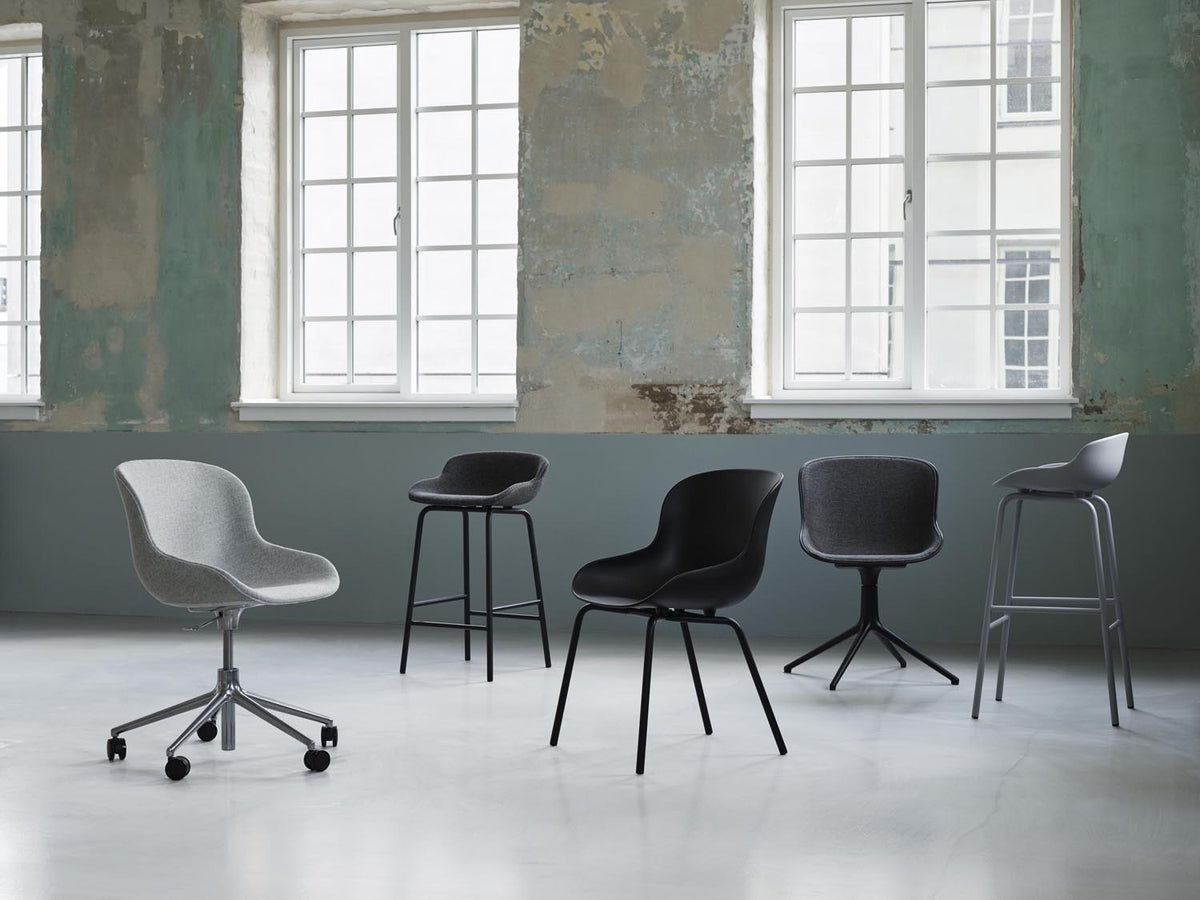 Hyg Drehstuhl 4W Aluminium Weiss/Remix in Remix 133 präsentiert im Onlineshop von KAQTU Design AG. Drehstuhl ist von Normann Copenhagen