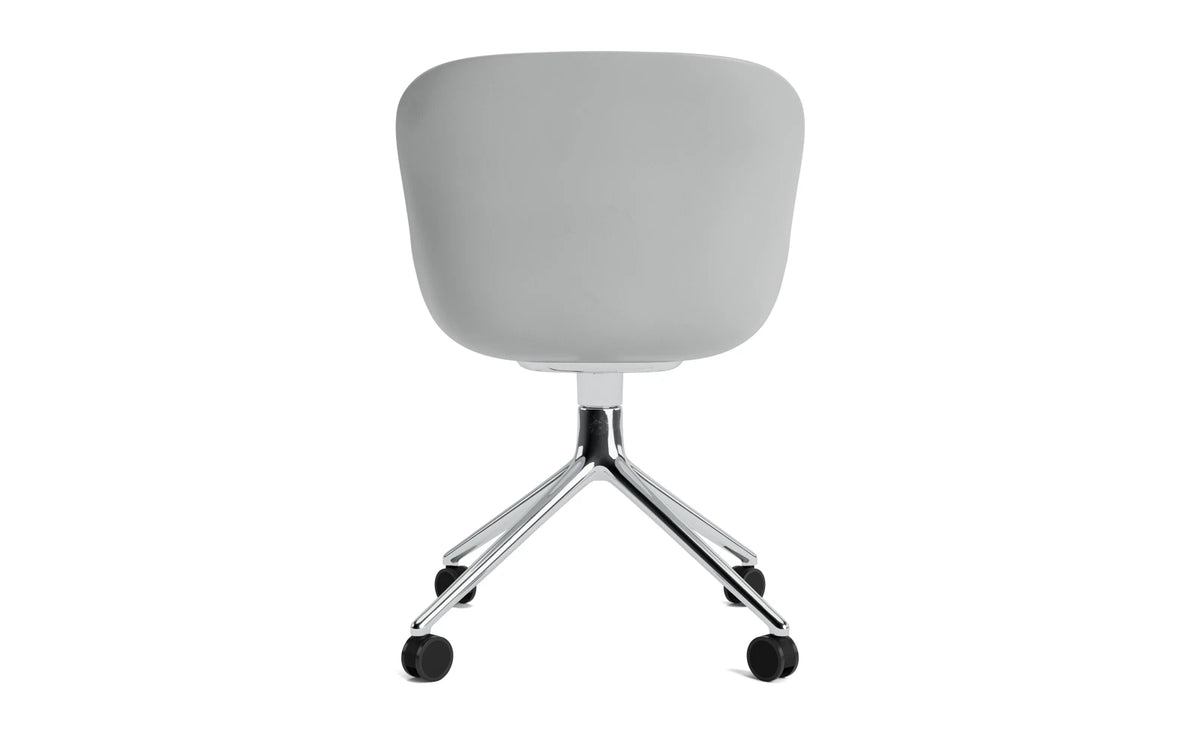 Hyg Drehstuhl 4W Frontpolster Aluminium Grau/Remix in Remix 133 präsentiert im Onlineshop von KAQTU Design AG. Drehstuhl ist von Normann Copenhagen