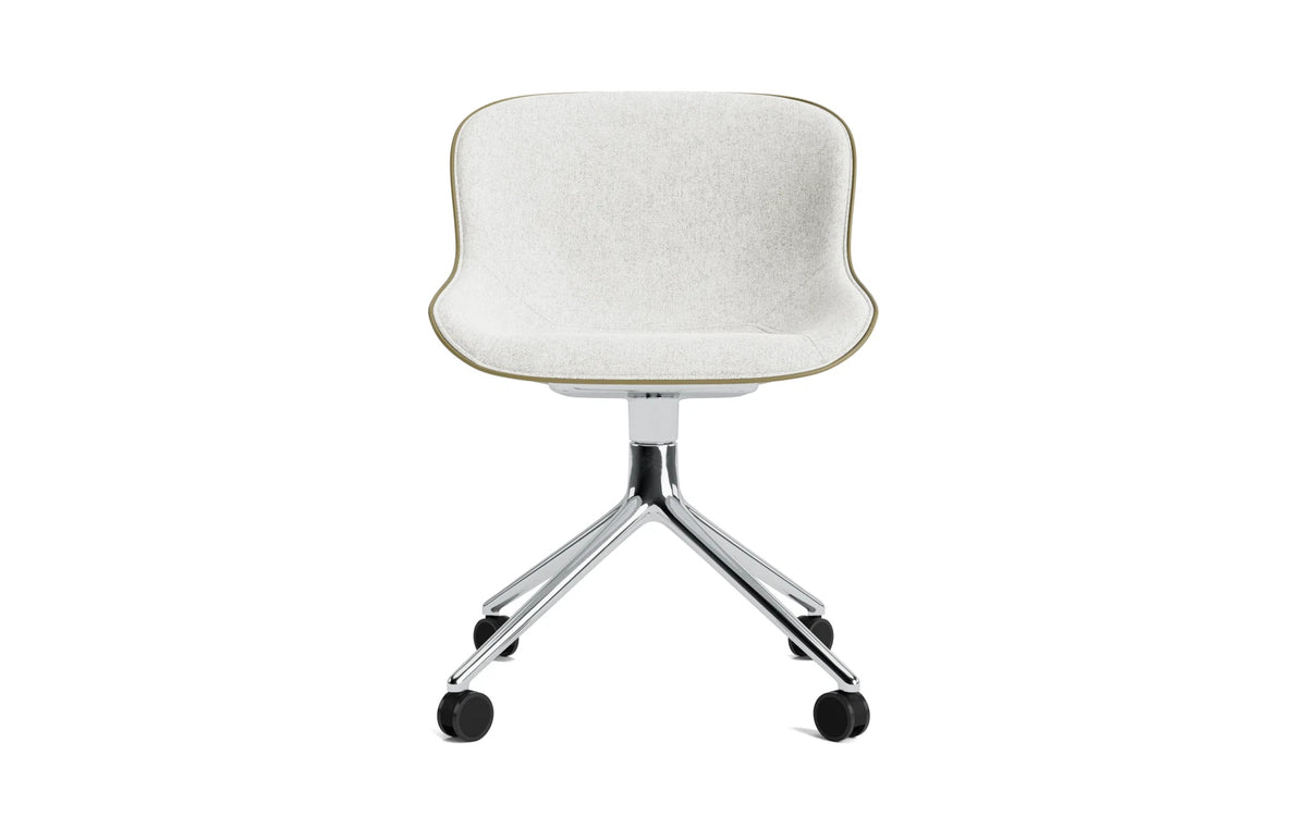 Hyg Drehstuhl 4W Frontpolster Aluminium Olive/Hallingdal in Hallingdal 110 präsentiert im Onlineshop von KAQTU Design AG. Drehstuhl ist von Normann Copenhagen