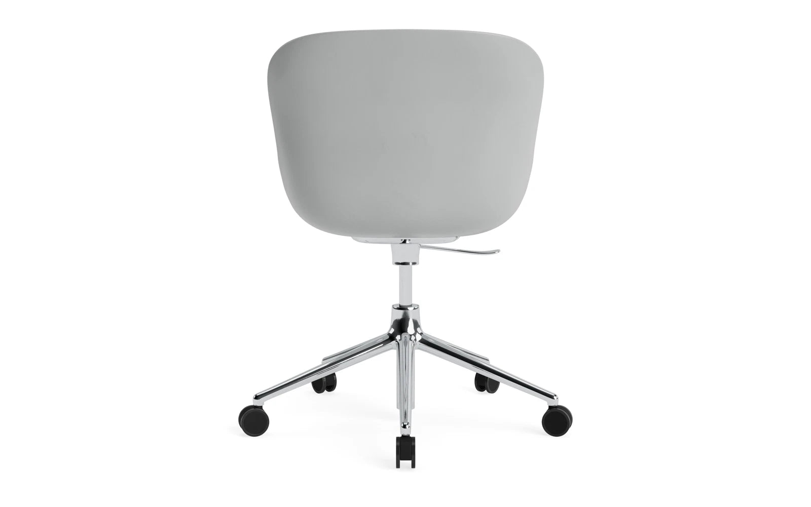 Erleben Sie den Hyg Drehsessel von Normann Copenhagen – ein eleganter, komfortabler Sessel mit 5 Rollen und Gas Lift, der skandinavisches Design verkörpert.