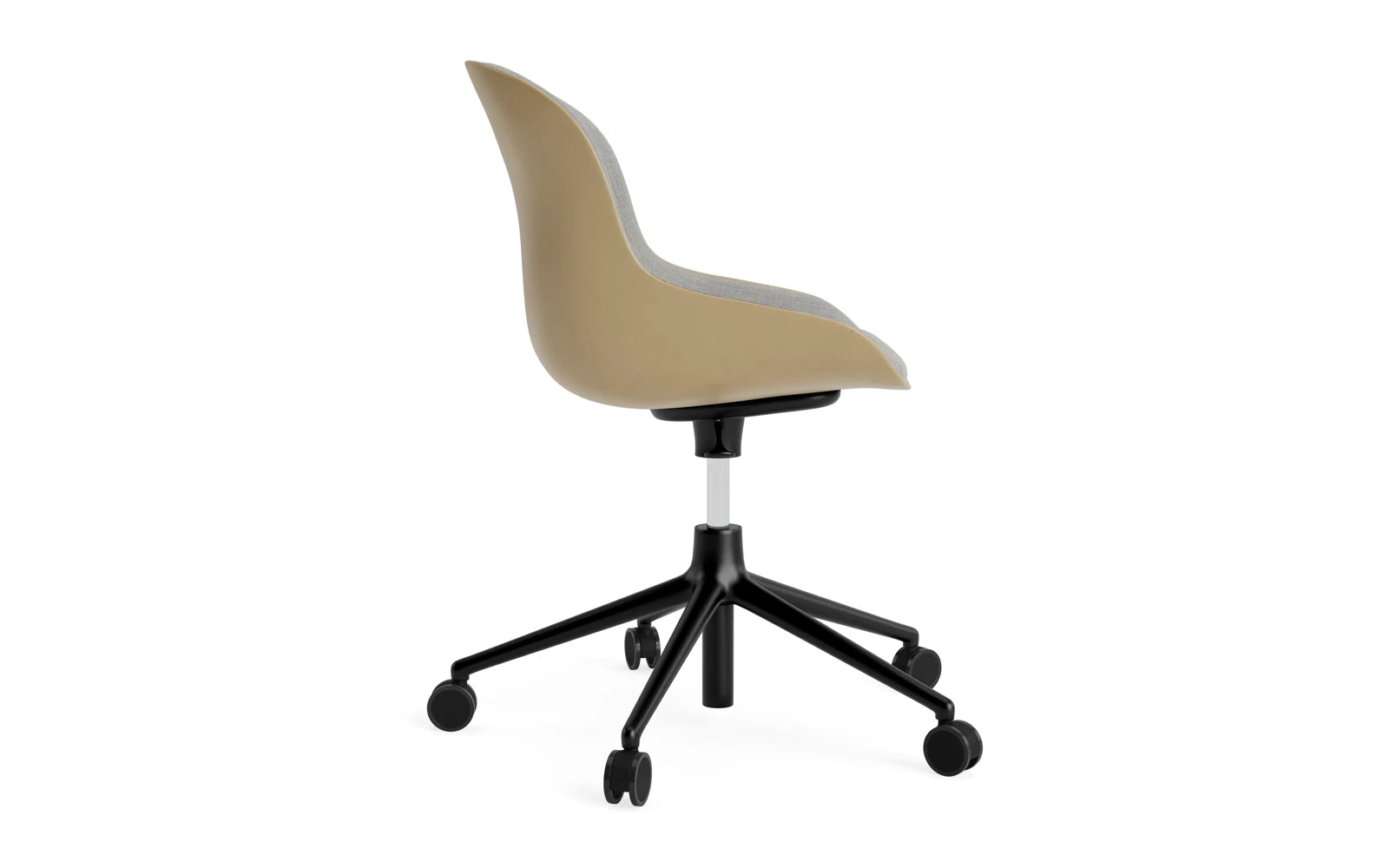 Entdecken Sie den Hyg Drehsessel von Normann Copenhagen: Eleganz trifft auf höchsten Sitzkomfort und flexible Mobilität für Ihr Zuhause.