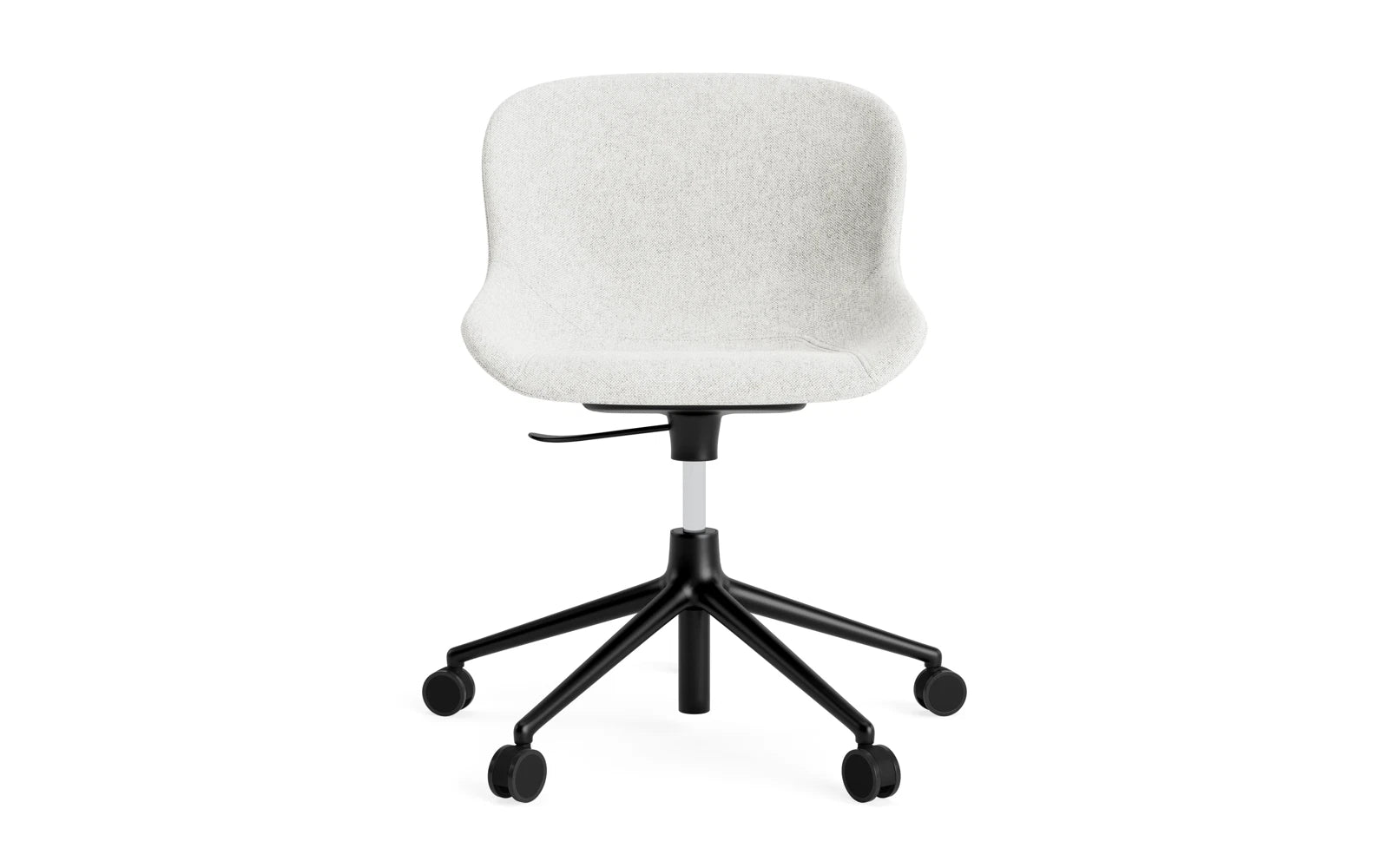 Erleben Sie den Hyg Drehsessel von Normann Copenhagen: ein eleganter, vollpolsterter Sessel in Schwarz, der Komfort und skandinavisches Design vereint.