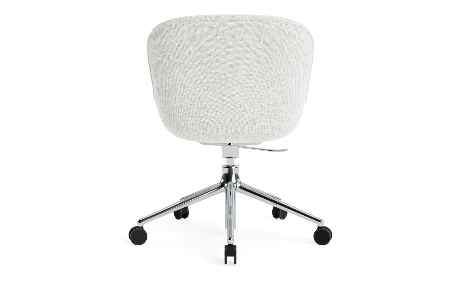 Erleben Sie den Hyg Comfort Drehsessel von Normann Copenhagen: Eleganz, Komfort und Funktionalität vereint in einem skandinavischen Design.