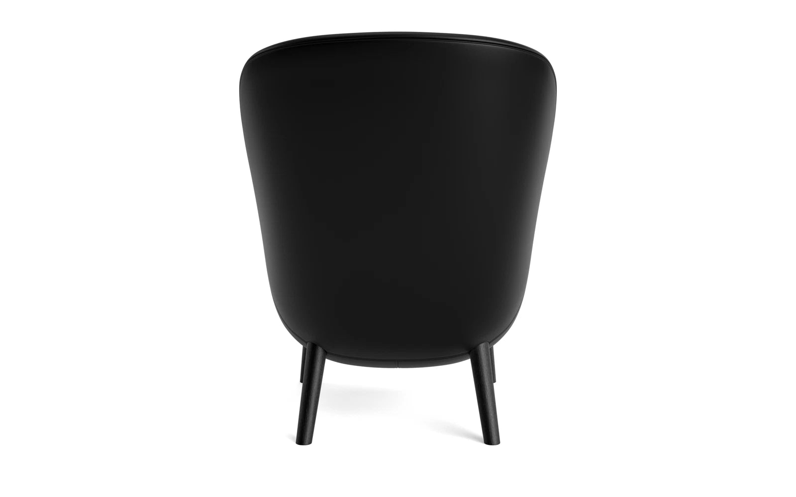 Entdecken Sie den Hyg Lounge-Sessel Hoch in schwarzer Eiche Ultra von Normann Copenhagen – ein elegantes Design, das Gemütlichkeit und Stil perfekt kombiniert.