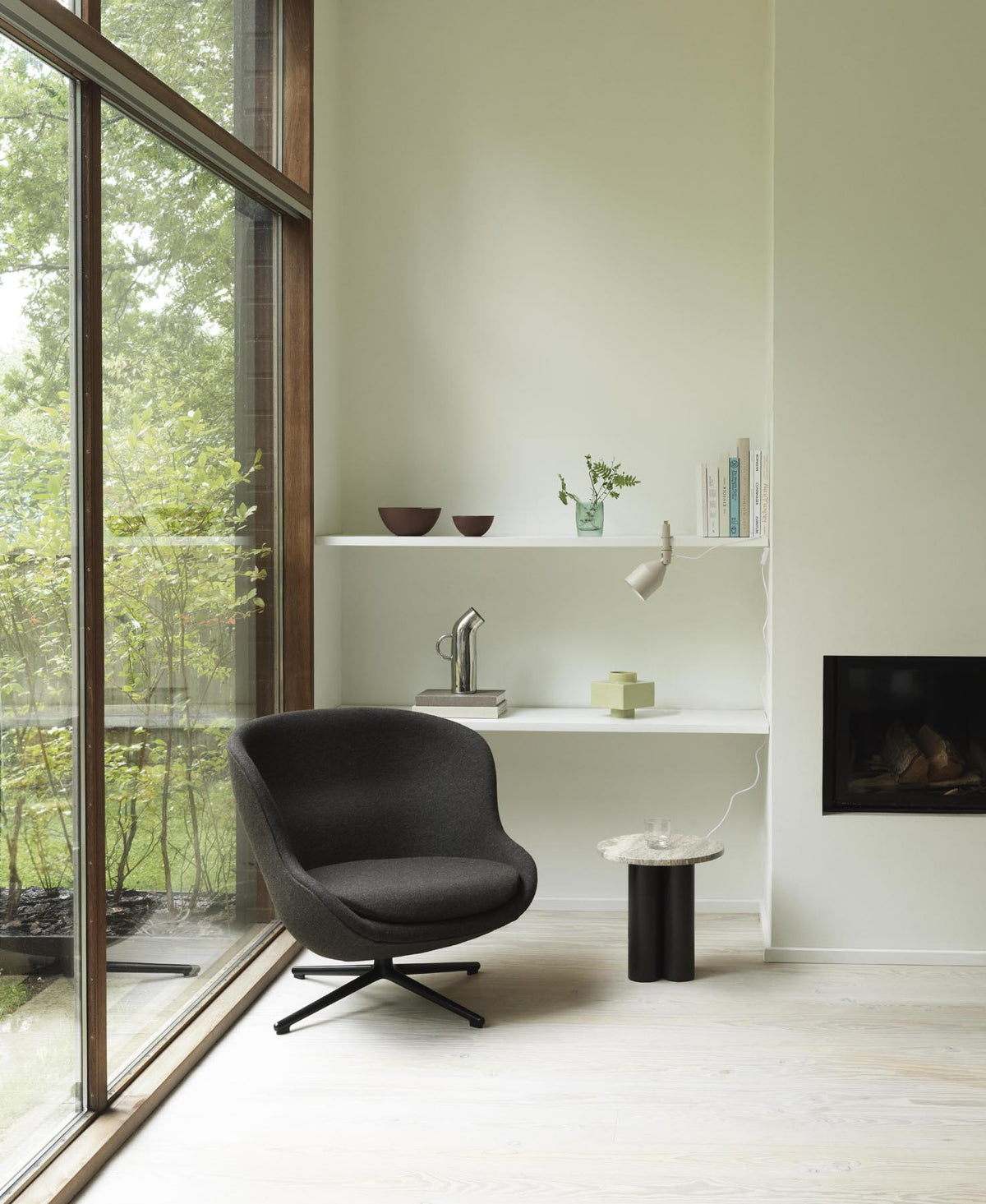 Hyg Lounge-Sessel Niedrig mit Drehgestell schwarzes Aluminium Tilt Remix in Remix 133 präsentiert im Onlineshop von KAQTU Design AG. Drehsessel ist von Normann Copenhagen