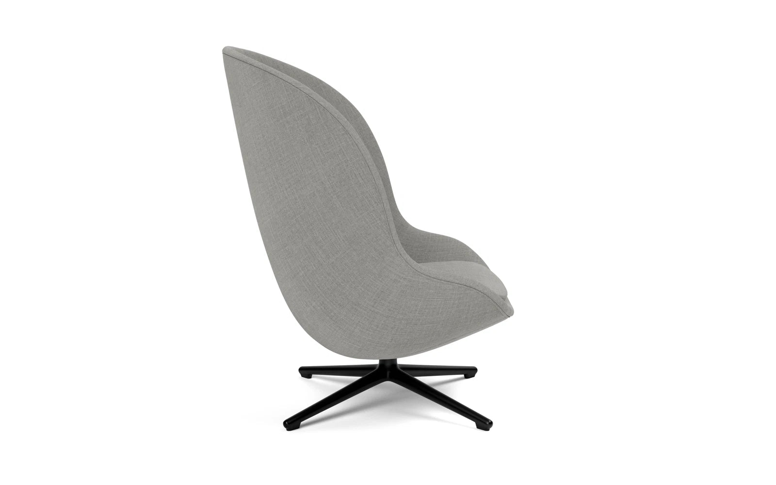 Entdecken Sie den Hyg Lounge-Sessel Hoch von Normann Copenhagen – ein stilvolles Möbelstück aus schwarzem Aluminium, das skandinavische Gemütlichkeit und modernen Komfort vereint.