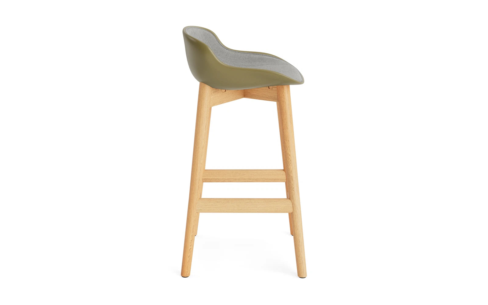 Entdecken Sie den Hyg Barhocker 65 cm in Eiche Olive/Remix von Normann Copenhagen – ein stilvolles Möbelstück, das Komfort und skandinavische Eleganz vereint.