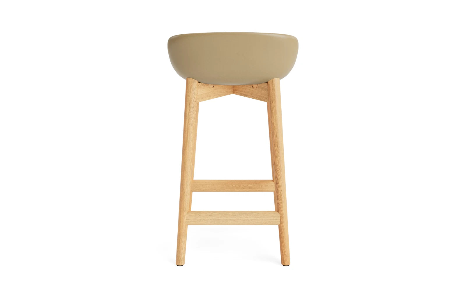 Genießen Sie skandinavisches Design mit dem Hyg Barhocker 65 cm von Normann Copenhagen. Eiche und Hallingdal-Polster bieten Komfort und Stil.
