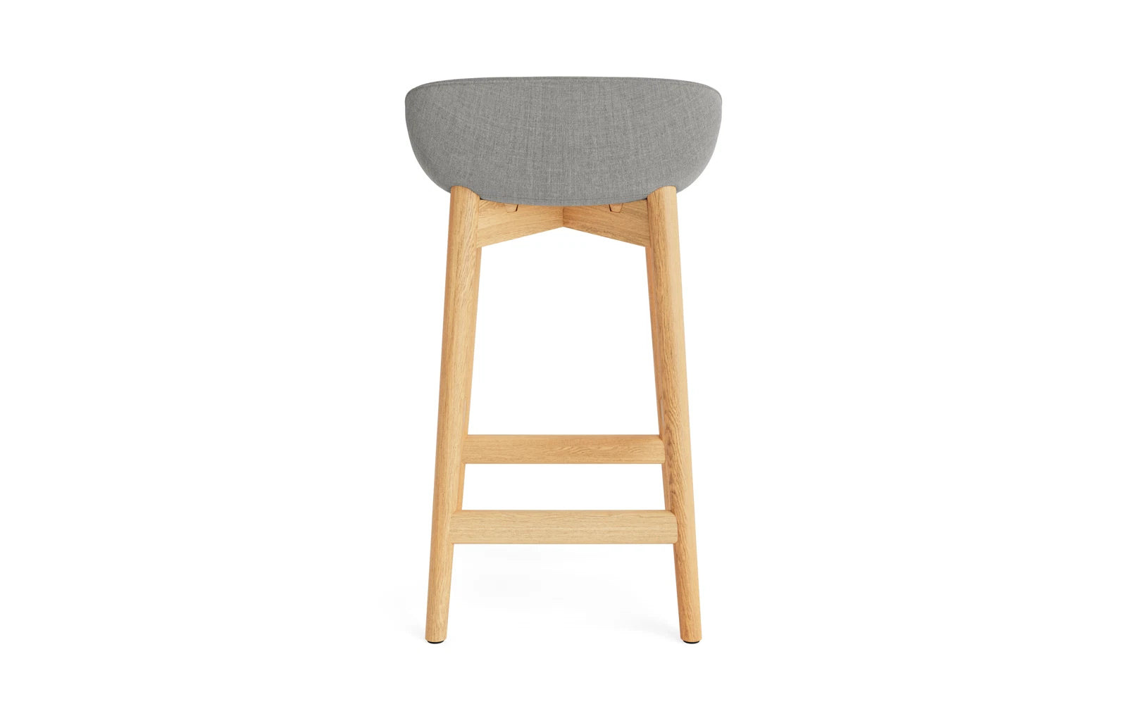 Erleben Sie den Hyg Barhocker 65 cm von Normann Copenhagen – ein eleganter, vollgepolsterter Barhocker aus Eiche, der Komfort und skandinavisches Design harmonisch verbindet.