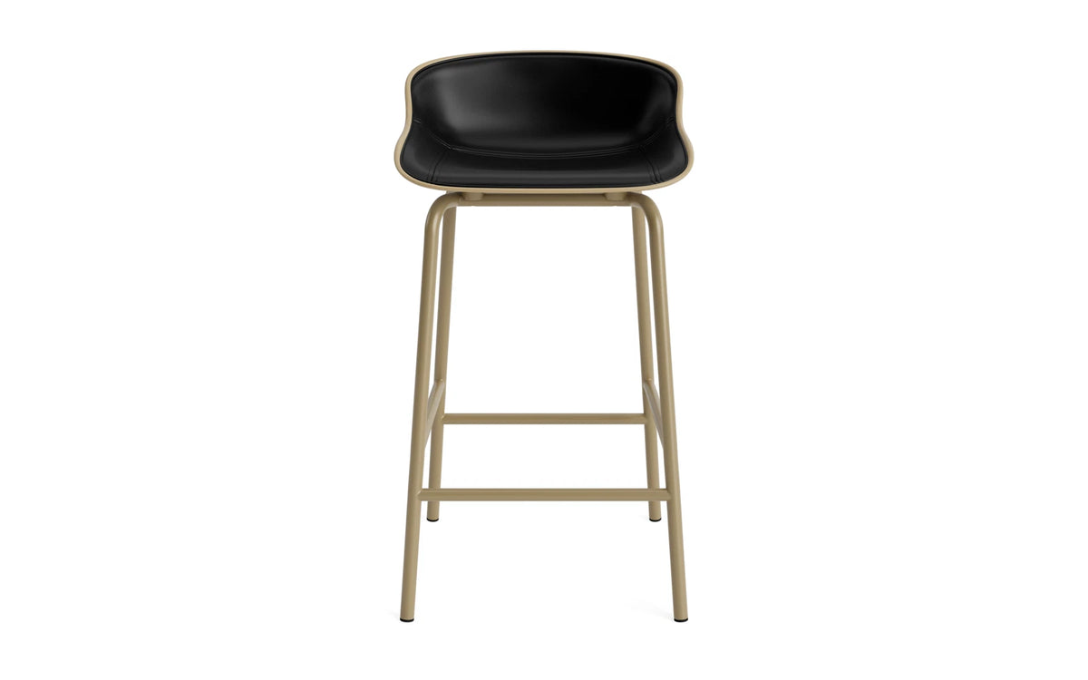 Hyg Barhocker 65 cm Frontpolster Stahl Sand/Ultra in Ultra 41599 präsentiert im Onlineshop von KAQTU Design AG. Barstuhl ist von Normann Copenhagen