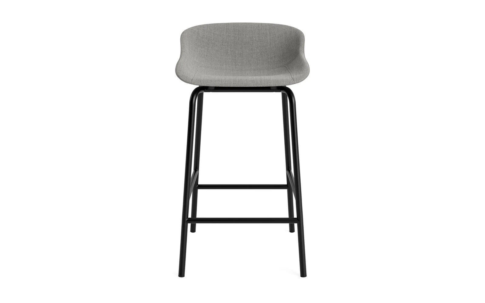 Der Hyg Barhocker von Normann Copenhagen vereint elegantes Design und hohen Sitzkomfort. Mit 65 cm Höhe und vollpolsterter Oberfläche ist er ideal für moderne Wohnräume.