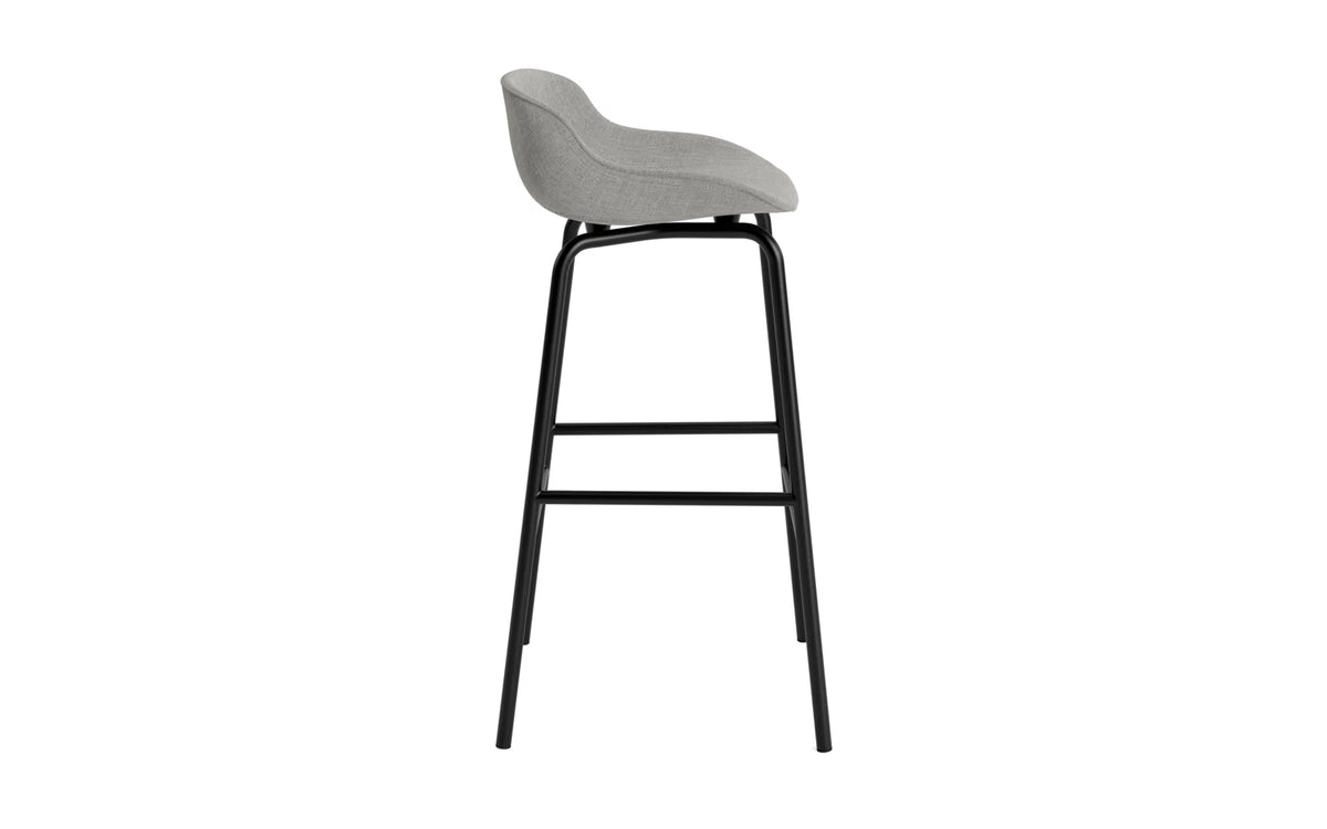 Hyg Barhocker 75 cm gepolstert schwarzes Stahl Remix in Remix 133 präsentiert im Onlineshop von KAQTU Design AG. Barhocker ist von Normann Copenhagen