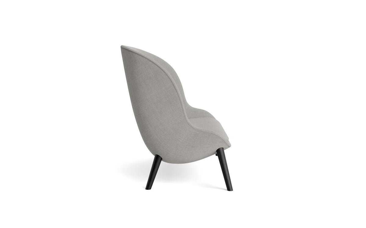 Hyg Sofa Schwartze Eiche Remix in Remix 133 präsentiert im Onlineshop von KAQTU Design AG. 2er Sofa ist von Normann Copenhagen