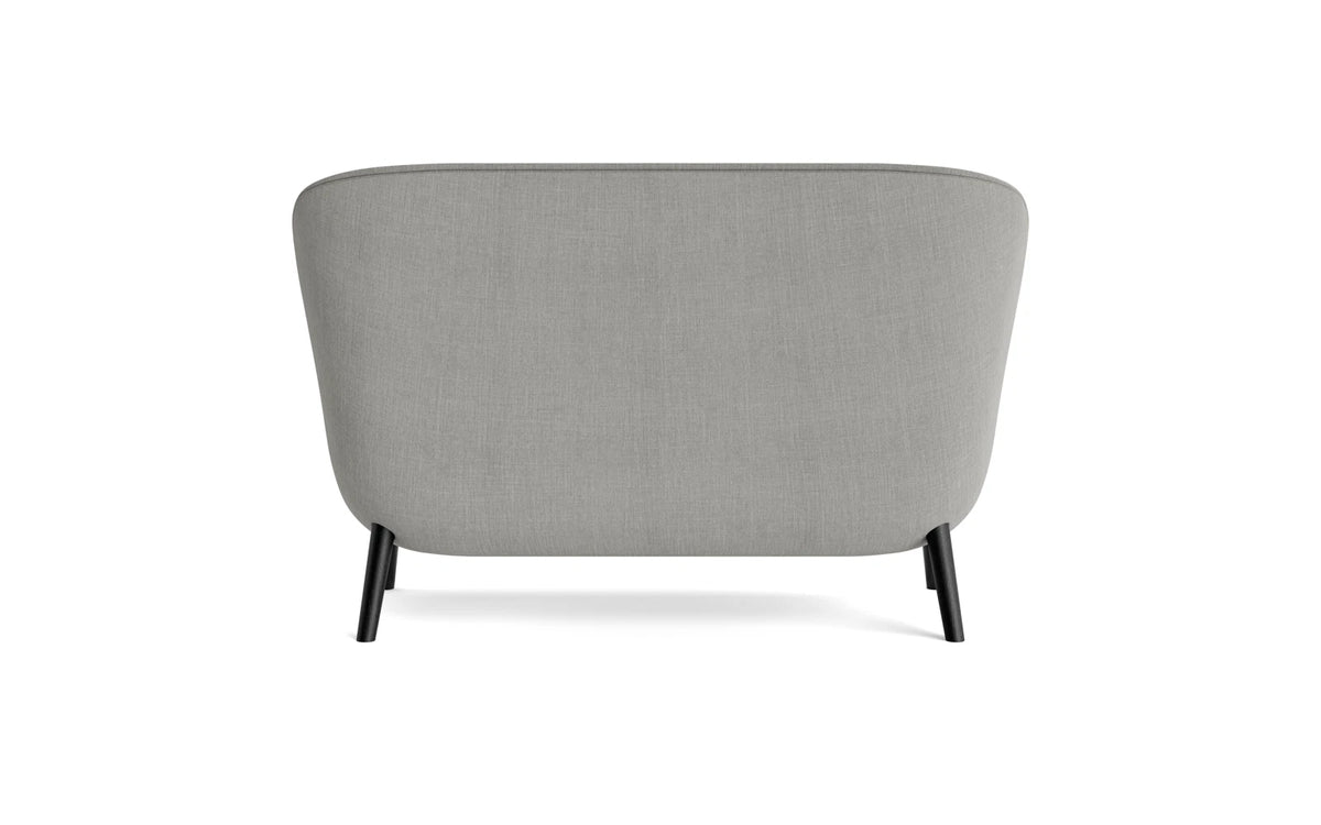 Hyg Sofa Schwartze Eiche Remix in Remix 133 präsentiert im Onlineshop von KAQTU Design AG. 2er Sofa ist von Normann Copenhagen