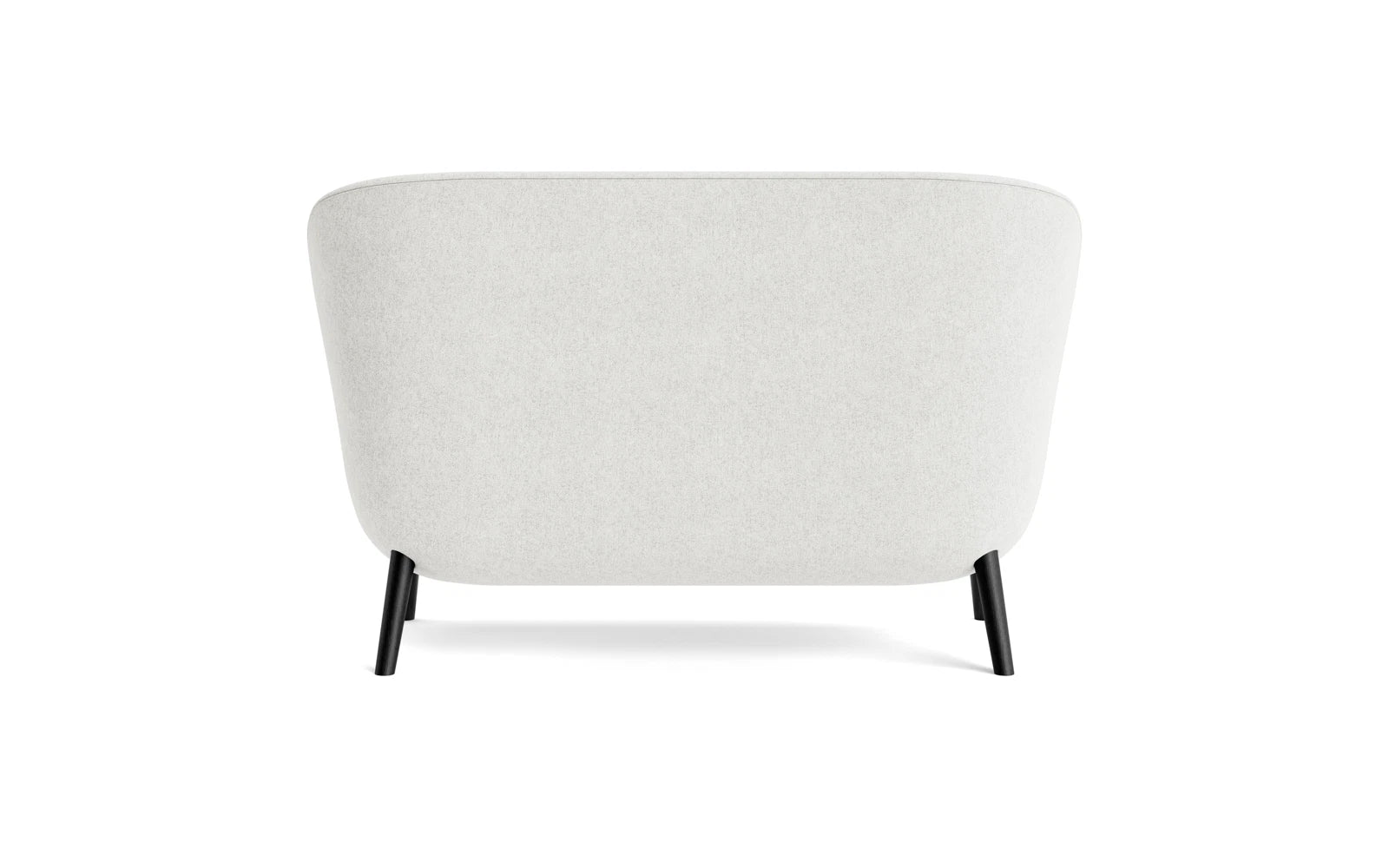 Erleben Sie mit dem Hyg Sofa in schwarzer Eiche und Hallingdal-Stoff ein einzigartiges Design, das Komfort und skandinavische Eleganz perfekt kombiniert.