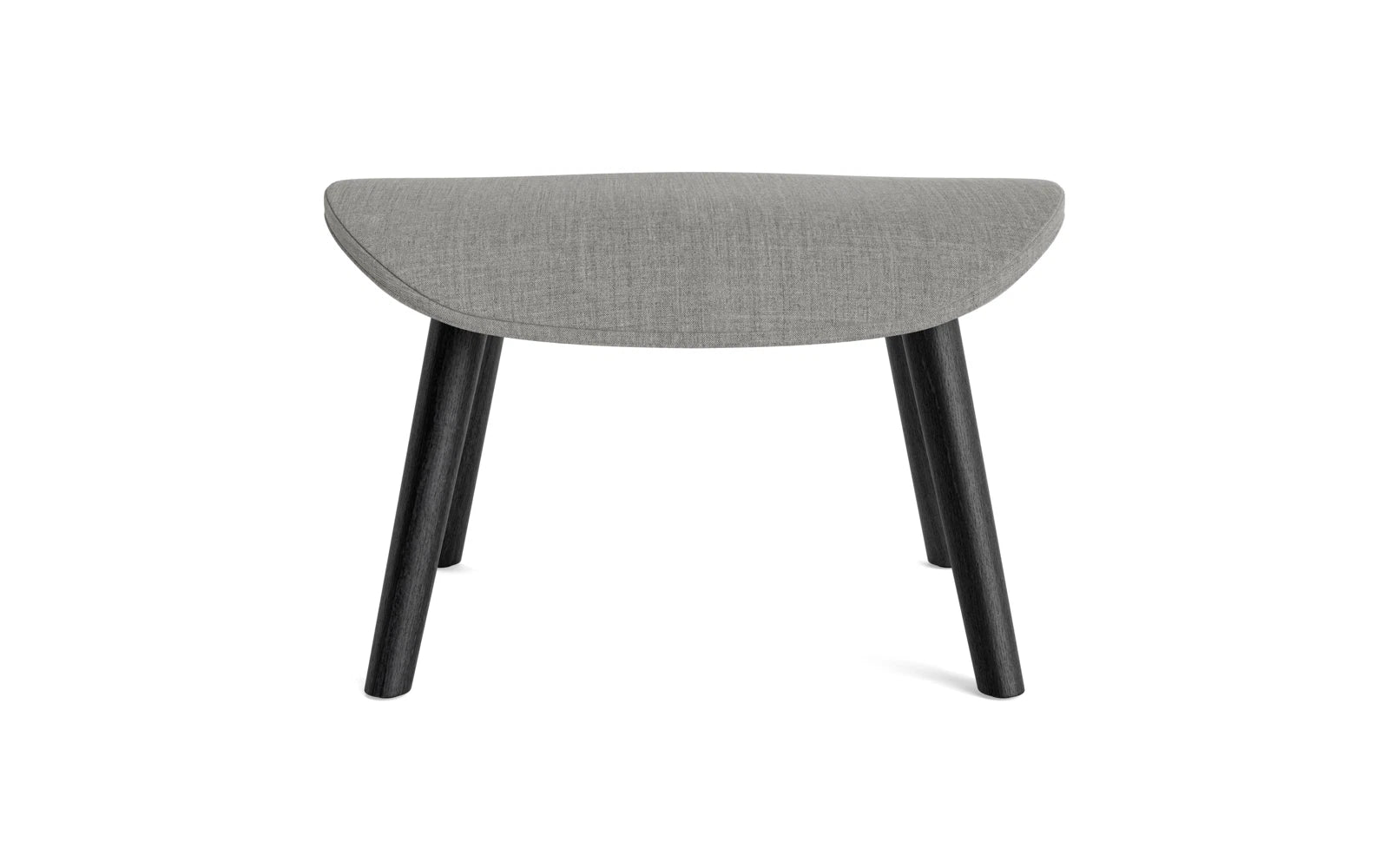 Erleben Sie den Hyg Fusshocker in edler schwarzer Eiche – die ideale Kombination aus skandinavischem Design und höchstem Komfort für Ihr Zuhause.