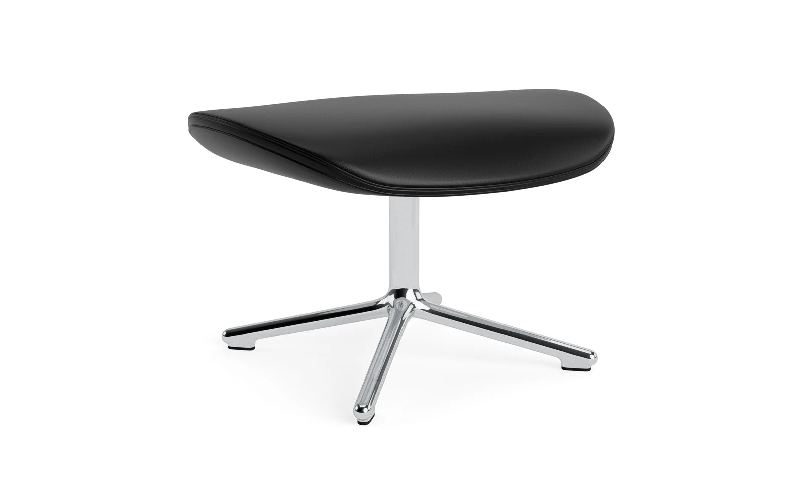 Der drehbare Hyg Fusshocker von Normann Copenhagen vereint Komfort und stilvolles Design. Perfekt für gemütliche Hygge-Momente.