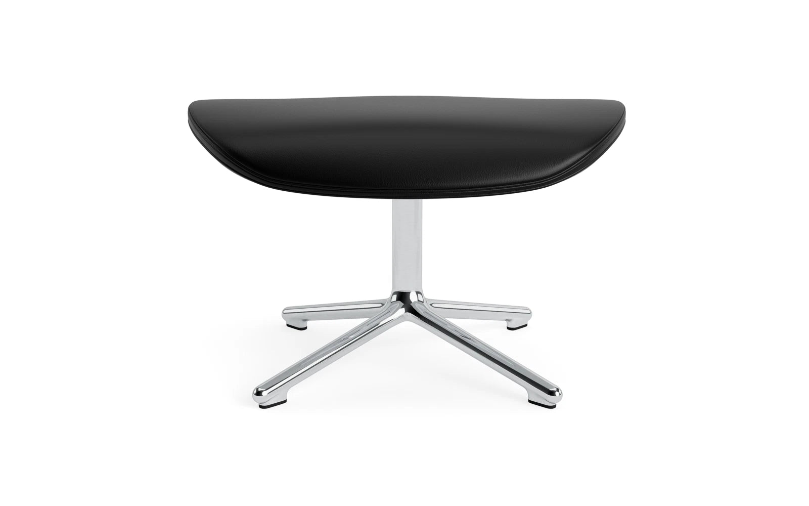 Der Hyg Fußhocker von Normann Copenhagen vereint stilvolles Aluminium und luxuriöses Ultra Leder für höchsten Sitzkomfort und modernes Design.