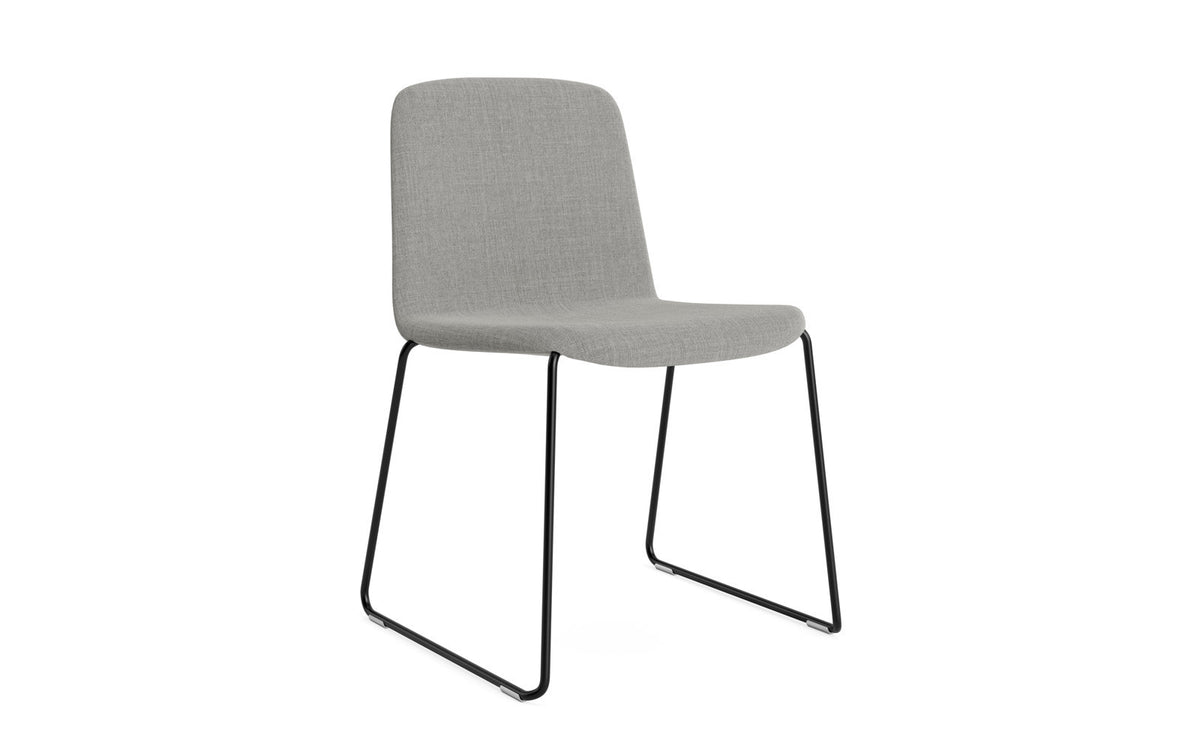 Just Stuhl gepolstert, schwarzer stahl/ Synergy in Remix 133 präsentiert im Onlineshop von KAQTU Design AG. Stuhl ist von Normann Copenhagen