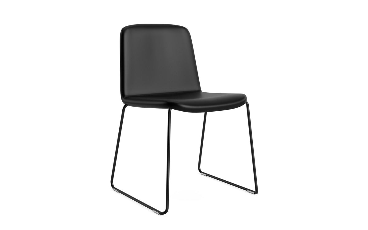 Just Stuhl gepolstert, schwarzer stahl/Ultra in Ultra 41599 präsentiert im Onlineshop von KAQTU Design AG. Stuhl ist von Normann Copenhagen