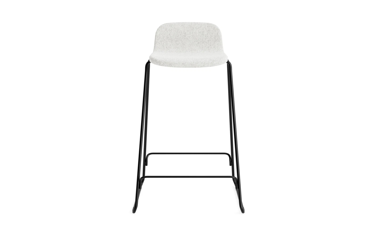 Erleben Sie den Just Barhocker 65 cm mit Lehne von Normann Copenhagen – ein eleganter, gepolsterter Hocker aus robustem Stahl und hochwertigem Hallingdal-Stoff, perfekt für jeden Raum.