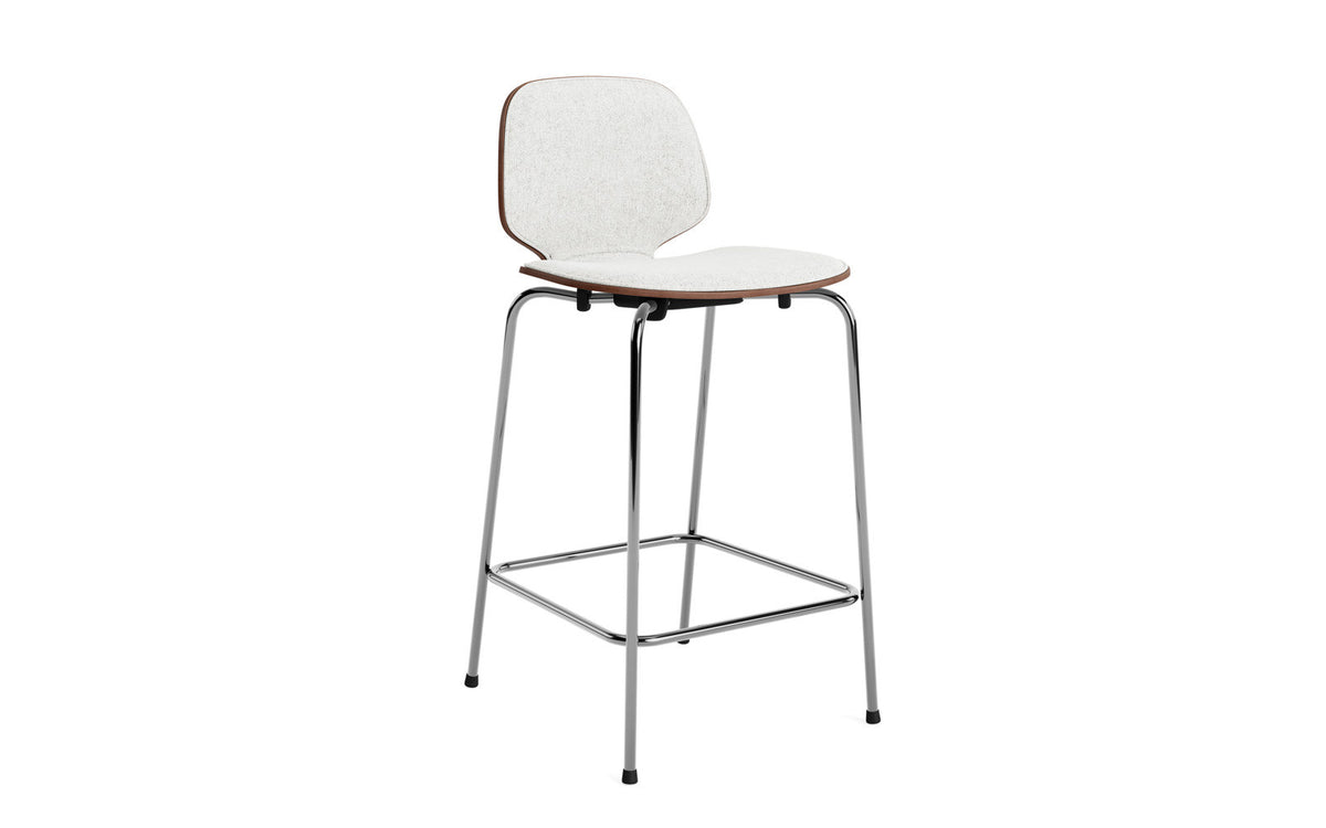 My Chair Barhocker 65 cm Frontpolster Krom Walnuss in Hallingdal 110 präsentiert im Onlineshop von KAQTU Design AG. Barstuhl ist von Normann Copenhagen