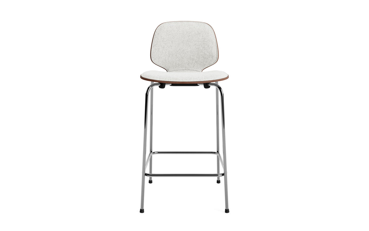My Chair Barhocker 65 cm Frontpolster Krom Walnuss in Hallingdal 110 präsentiert im Onlineshop von KAQTU Design AG. Barstuhl ist von Normann Copenhagen