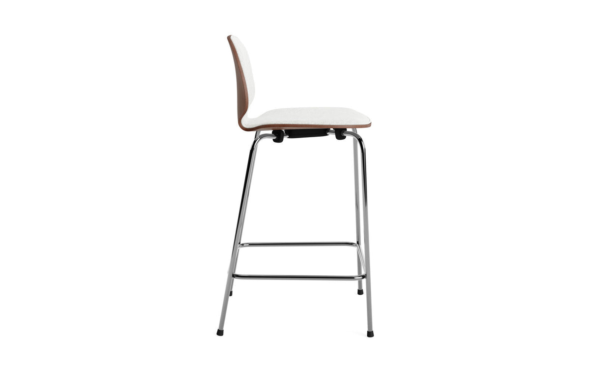 My Chair Barhocker 65 cm Frontpolster Krom Walnuss in Hallingdal 110 präsentiert im Onlineshop von KAQTU Design AG. Barstuhl ist von Normann Copenhagen