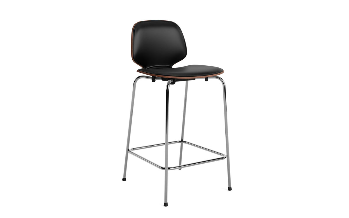 My Chair Barhocker 65 cm Frontpolster Krom Walnuss in Ultra 41599 präsentiert im Onlineshop von KAQTU Design AG. Barstuhl ist von Normann Copenhagen