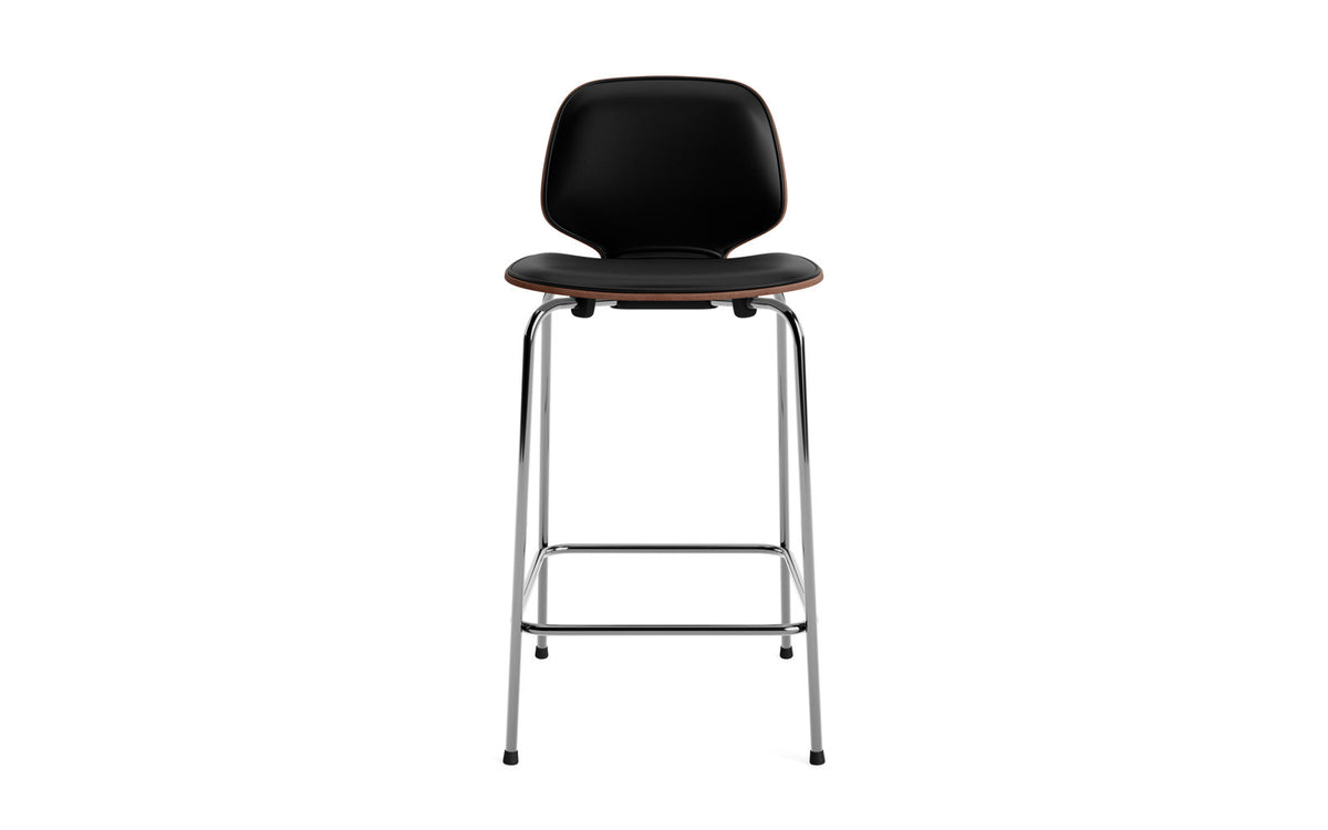 My Chair Barhocker 65 cm Frontpolster Krom Walnuss in Ultra 41599 präsentiert im Onlineshop von KAQTU Design AG. Barstuhl ist von Normann Copenhagen