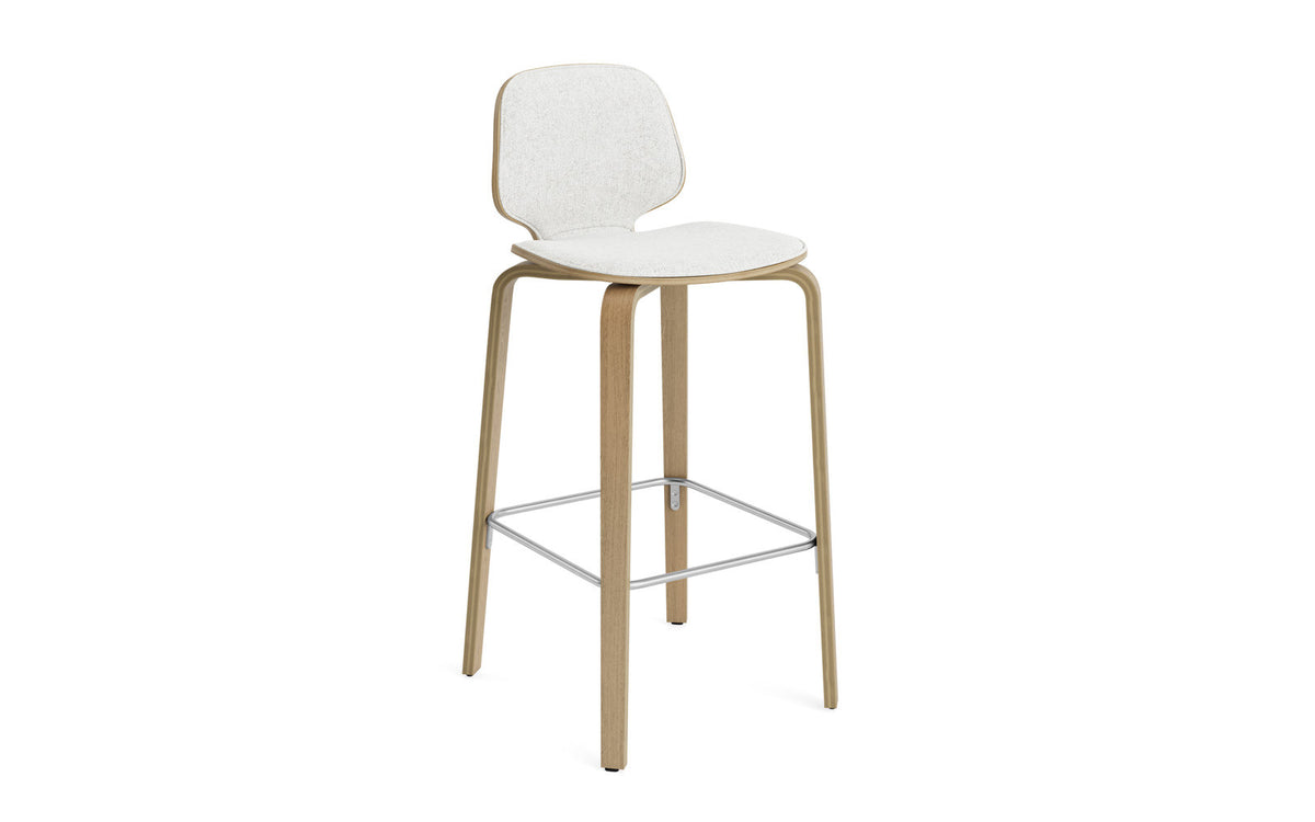 My Chair Barhocker 75 cm Frontpolster Holz in Hallingdal 110 präsentiert im Onlineshop von KAQTU Design AG. Barstuhl ist von Normann Copenhagen