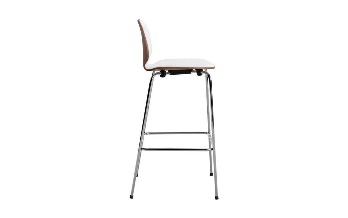 My Chair Barhocker 75 cm Frontpolster Krom Walnuss in Hallingdal 110 präsentiert im Onlineshop von KAQTU Design AG. Barstuhl ist von Normann Copenhagen