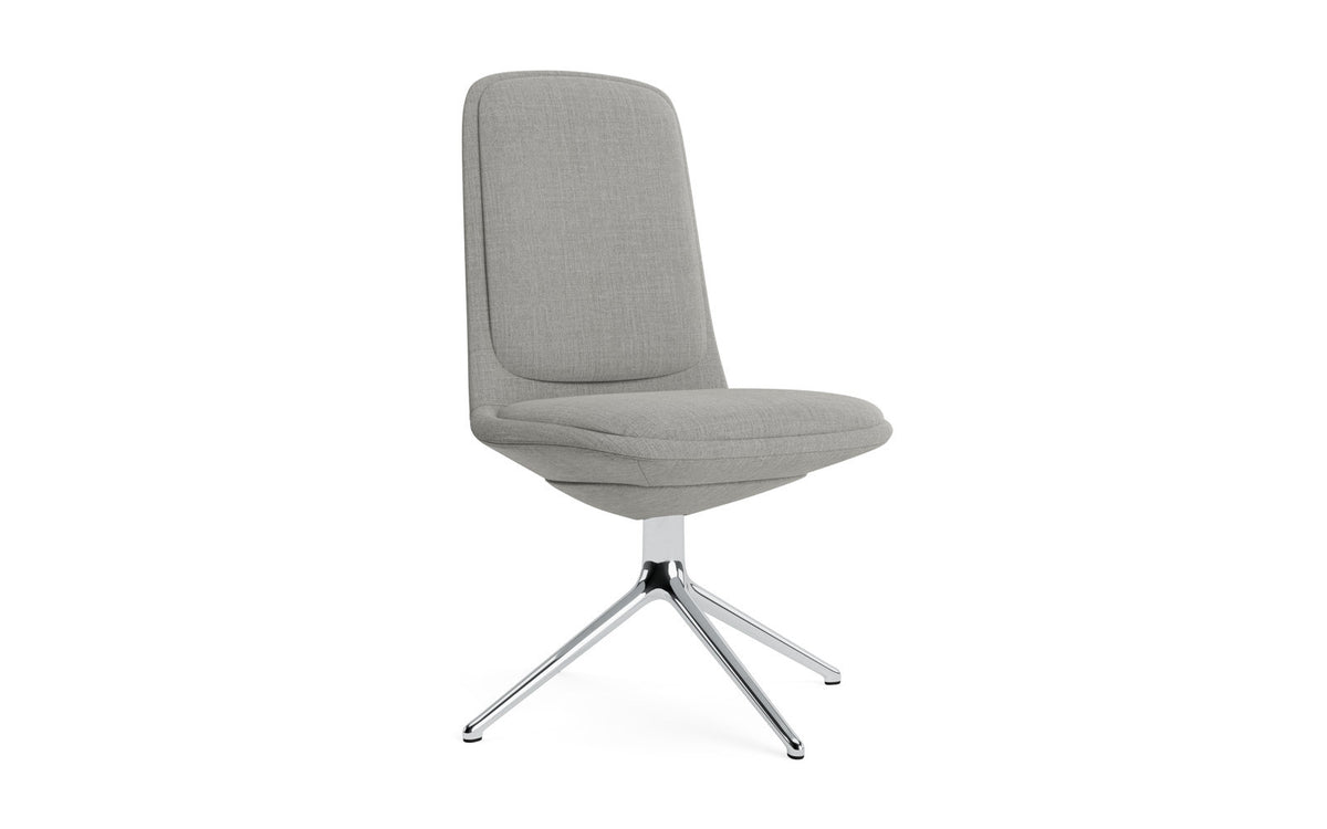 Off Chair niedrig mit Drehgestell 4B aluminium mit kissen Remix in Remix 133 präsentiert im Onlineshop von KAQTU Design AG. Bürostuhl ist von Normann Copenhagen