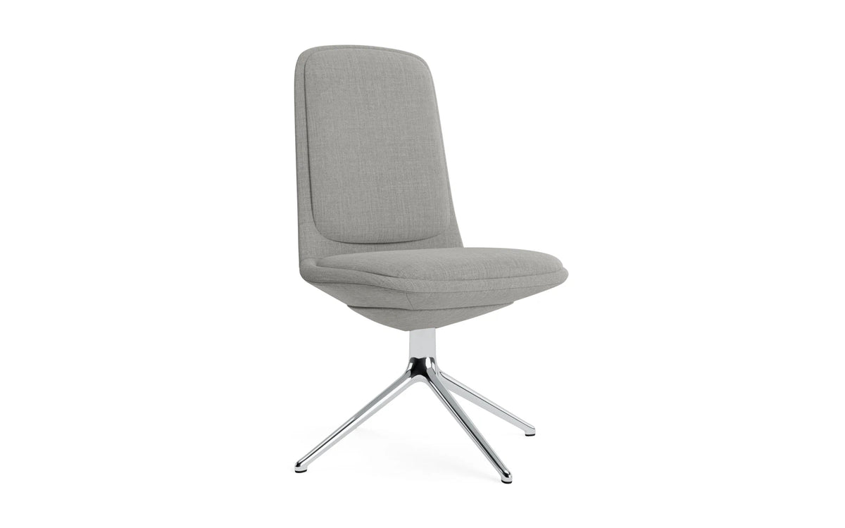Off Chair niedrig mit Drehgestell 4B aluminium mit kissen Remix in Remix 133 präsentiert im Onlineshop von KAQTU Design AG. Bürostuhl ist von Normann Copenhagen