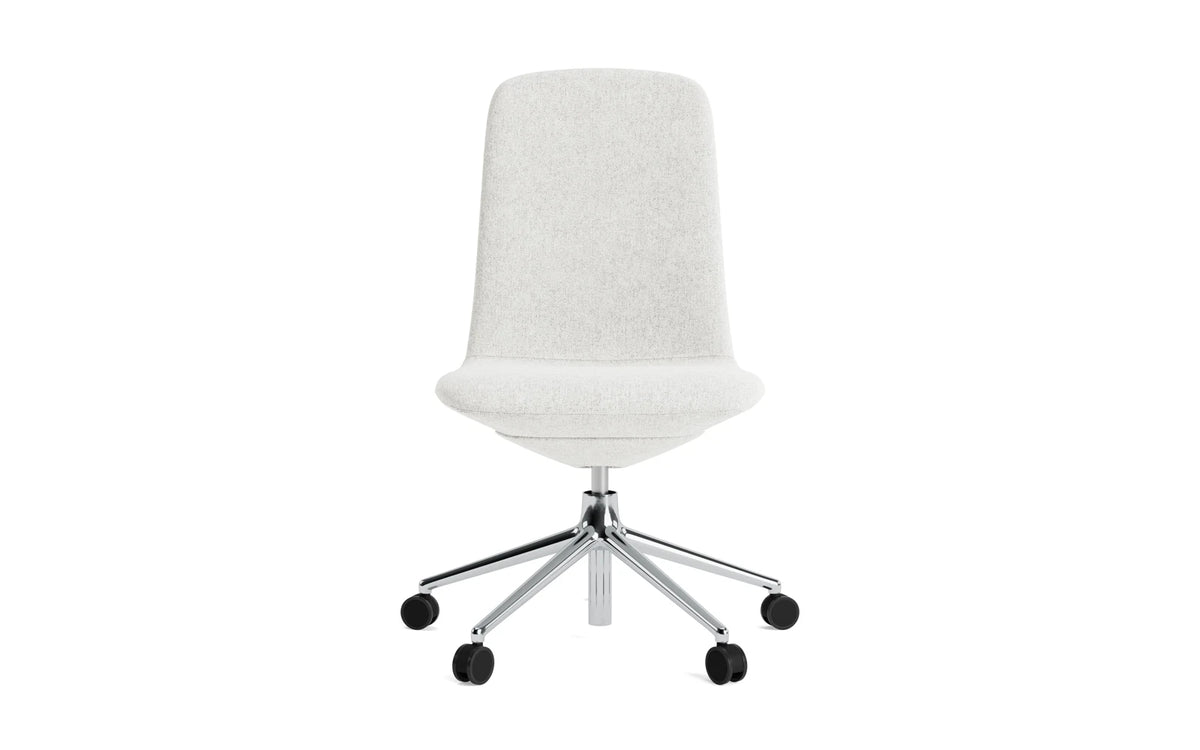 Off Chair niedrig mit Drehgestell und Rollen Gaslift Aluminium Hallingdal in Hallingdal 110 präsentiert im Onlineshop von KAQTU Design AG. Bürostuhl ist von Normann Copenhagen