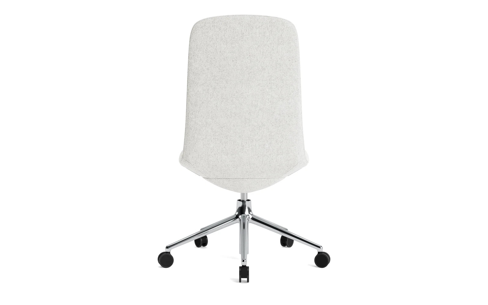 Entdecken Sie den Off Chair niedrig 5W von Normann Copenhagen – ein stilvoller Bürostuhl mit Gaslift und langlebigem Hallingdal-Bezug für höchsten Komfort.