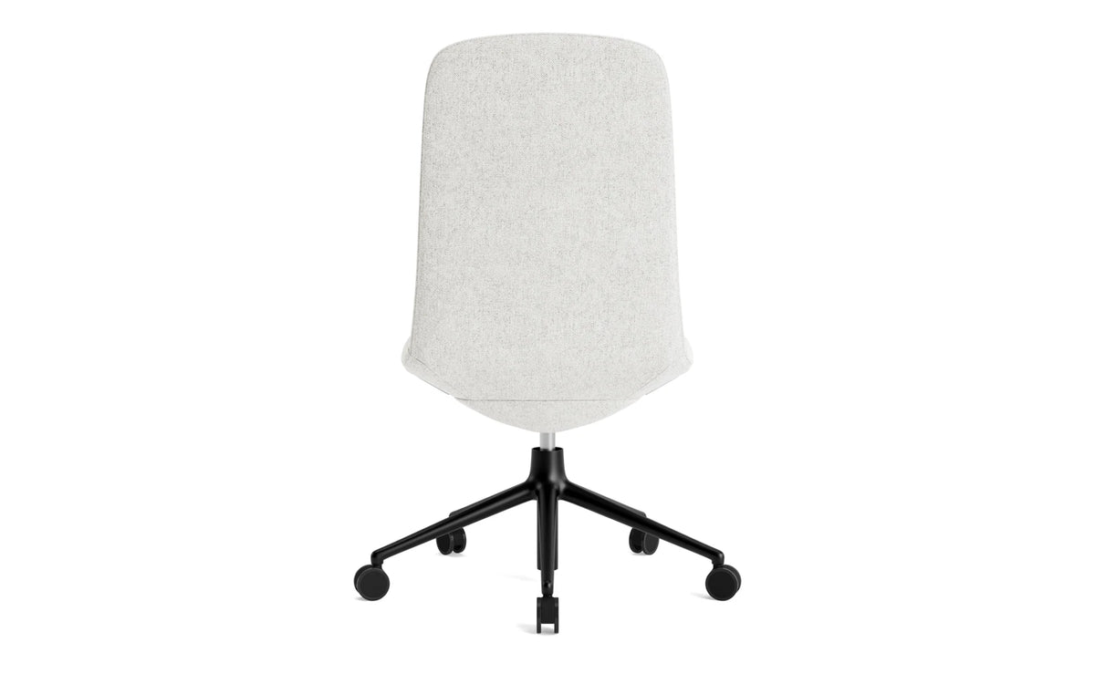 Off Chair niedrig 5W gaslift schwarze aluminium mit kissen Hallingdal in Hallingdal 110 präsentiert im Onlineshop von KAQTU Design AG. Bürostuhl ist von Normann Copenhagen