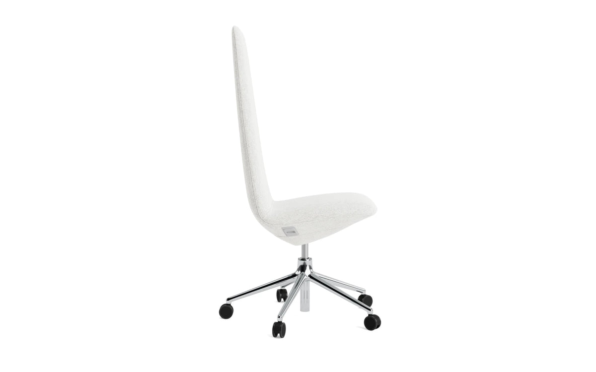 Off Chair Hoch mit Drehgestell und Rollen Gaslift Aluminium Hallingdal in Hallingdal 110 präsentiert im Onlineshop von KAQTU Design AG. Bürostuhl ist von Normann Copenhagen