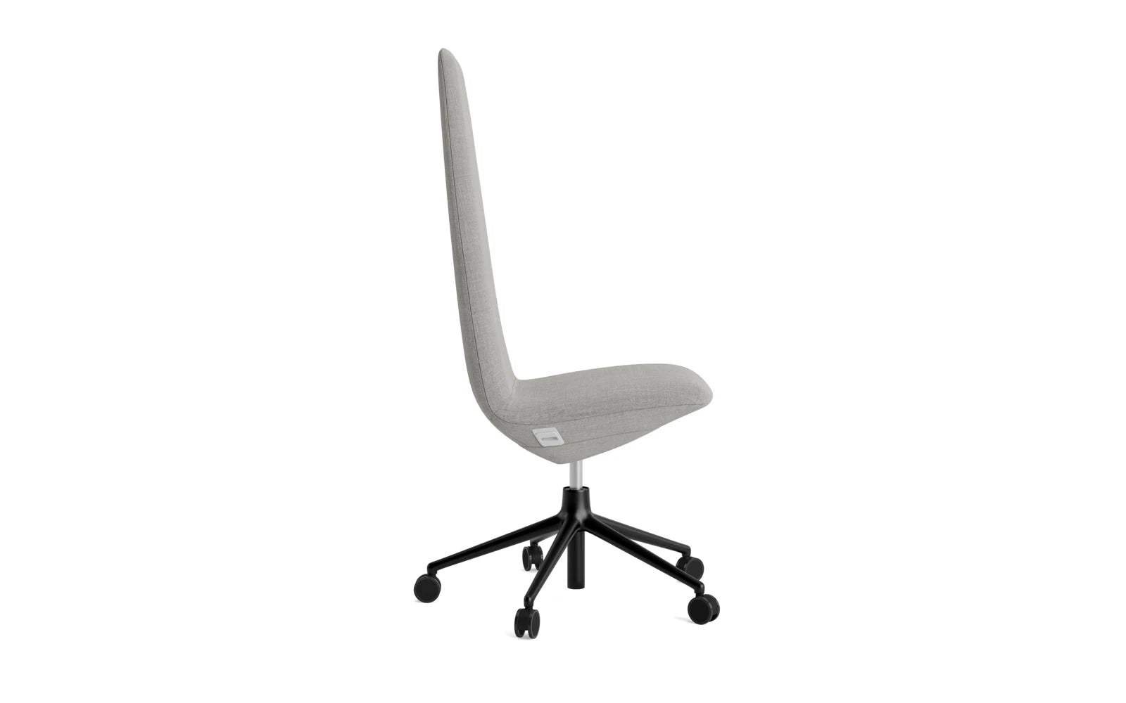 Erleben Sie den Off Chair Hoch von Normann Copenhagen – ein eleganter Bürostuhl mit Gaslift und Rollen, der Komfort und modernes Design vereint.