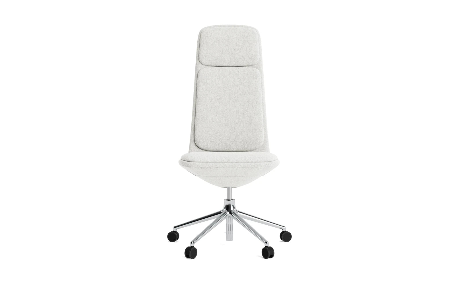 Entdecken Sie den Off Chair von Normann Copenhagen: ein eleganter Bürostuhl mit Gaslift und Hallingdal-Kissen, ideal für modernes Arbeiten.