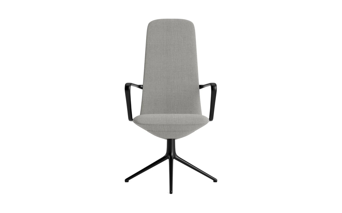 Off Armchair hoch mit Drehgestell 4B Schwartz aluminium Remix in Remix 133 präsentiert im Onlineshop von KAQTU Design AG. Bürostuhl ist von Normann Copenhagen