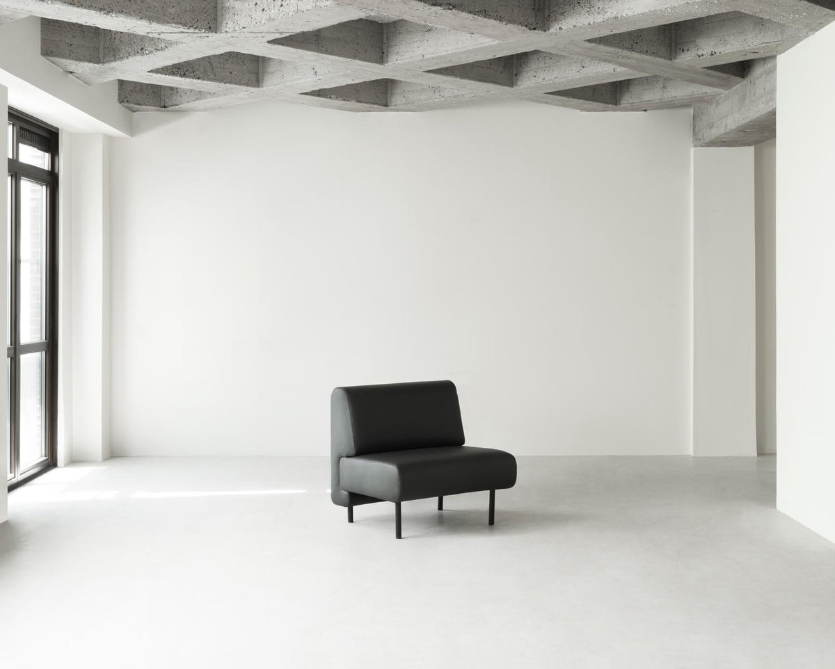 Frame Sofa 80 cm Ultra Leder in präsentiert im Onlineshop von KAQTU Design AG. Sessel ist von Normann Copenhagen