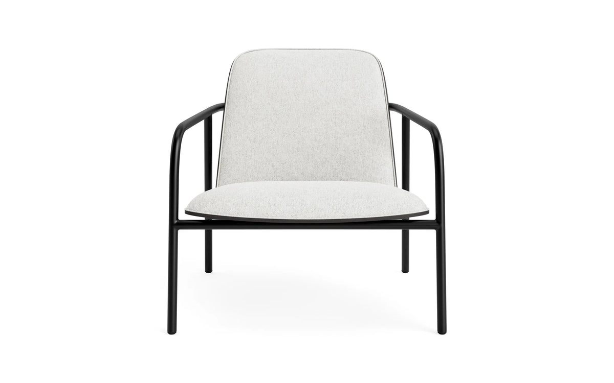 Pad Lounge-Sessel schwarzem Stahl schwarz/Hallingdal in Hallingdal 110 präsentiert im Onlineshop von KAQTU Design AG. Drehsessel ist von Normann Copenhagen